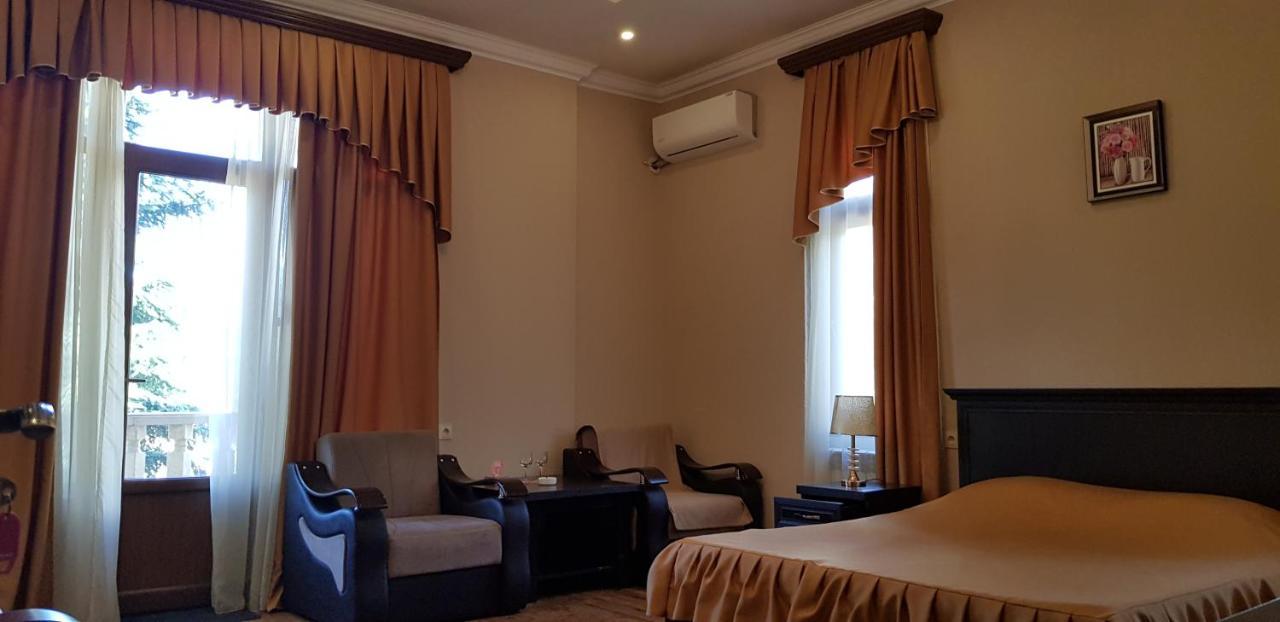 Ruzan Hotel Idschewan Exterior foto